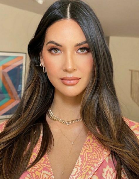 Olivia Munn Hair, Elegant Haircuts, Hottest Hairstyles, Olivia Munn, Hot Hair Styles, Female Actresses, Balayage Hair, Hairstyles With Bangs, Makeup Inspiration