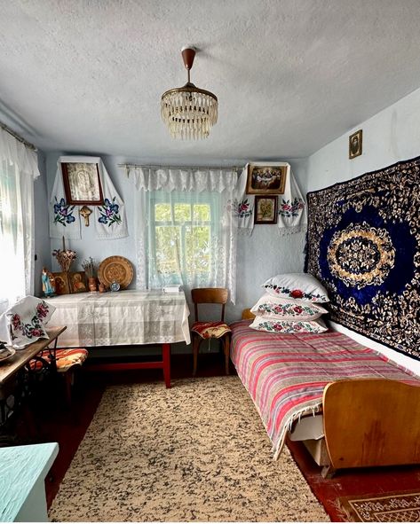 Russian Room Decor, Russian Homes Interior, Eastern European Bedroom Aesthetic, Slavic House Interior, Eastern European Bedroom, Slavic Home Aesthetic, Russian House Aesthetic, Russian Home Aesthetic, Russian House Interior