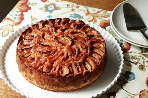 Quince Cake, German Baking, Almond Cake, Almond Cakes, Fall Baking, Marzipan, A Year Ago, Quince, Apple Pie