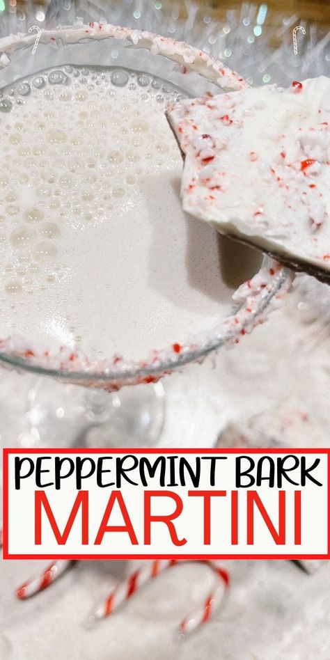 Peppermint Bark Martini Peppermint Bark Martini Recipe, Peppermint Liquor Drinks, Rumchata Peppermint Bark Drinks, Peppermint Bark Martini, Peppermint Martini Recipe, Cocktail Contest, Christmas Peppermint Bark, Drinking Ideas, Peppermint Vodka