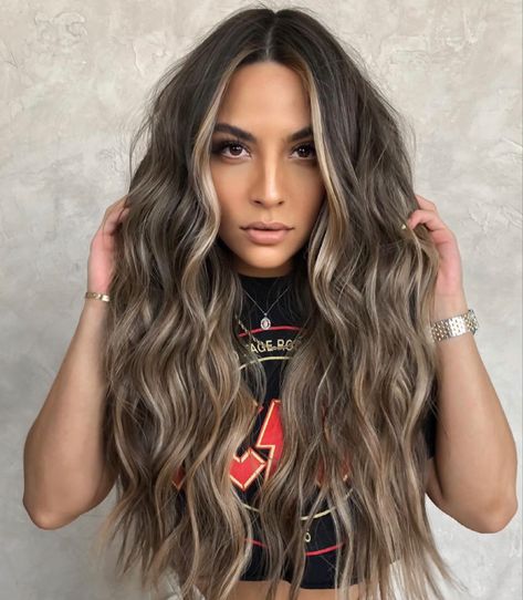 Black Hair With Bold Highlights, Brunette Extensions With Highlights, Cinnamon Rolls Hair Color, Lived In Look Hair, Cinnamon Roll Hair Color, Hair By Chrissy Brunette, Balayage Hair Blonde Dark, Long Brunette Hair Balayage, Dark Brown Hair With Blonde Balayage