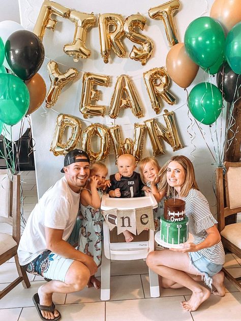 First Birthday Party Boy, Football Theme Birthday, Football First Birthday, Birthday Party Boy, Baby First Birthday Themes, Boys First Birthday Party Ideas, Boys 1st Birthday Party Ideas, Baby Birthday Themes, Boy Birthday Party Themes