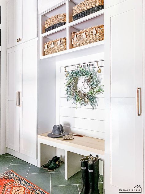 Mudroom Ideas From Garage, Mudroom Entryway Storage Cabinets, Narrow Mud Room, Garage Mudroom Ideas Diy, Mudroom In Garage, Garage Entryway Ideas, Mudroom Build, Garage Mudroom Ideas, Mudroom Paint