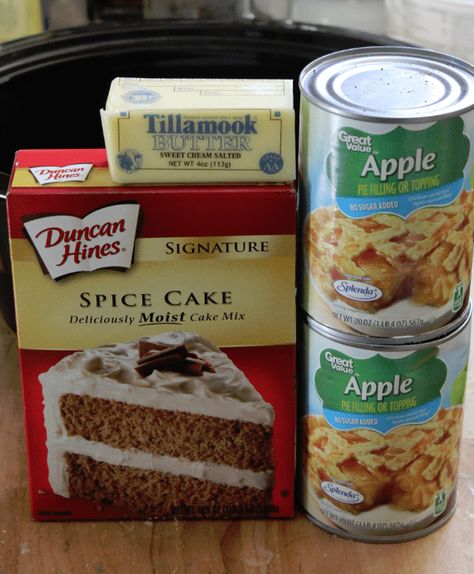 Apple Spice Dump Cake, Spice Dump Cake, Apple Spice Cake, Dump Cake Recipe, Crock Pot Desserts, Apple Spice, Dump Meals, Slow Cooker Desserts, Duncan Hines