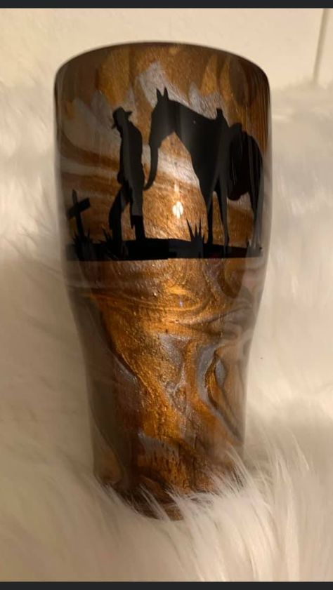 Farm Tumbler Ideas, Western Cups, Western Tumblers, Yeti Mugs, Tumbler Business, Tumblers Epoxy, Yeti Cup Designs, Tumbler Inspiration, Epoxy Projects