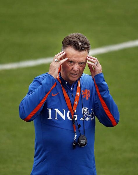 Bondscoach Louis van Gaal Van Gaal, World Cup, Quarter Zip, Sports Jersey, Athletic Jacket, Football, Van, Celebrities, Sports