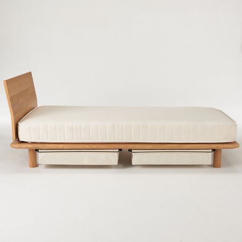 Bedroom Muji, Muji Bed, Making A Bed Frame, Space Saving Furniture Bedroom, Handcrafted Bed, Minimalist Bed, Cnc Furniture, Oversized Furniture, Oak Beds