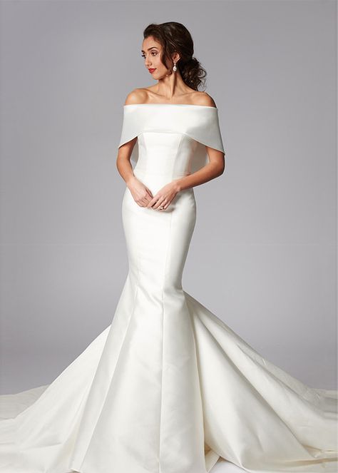 Strapless fishtail wedding dress with detachable capelet. A bold tailored train is attached to the back of this effortless dress. Structured Wedding Dress, Bestie Hangout, Girlfriend Outfits, Wedding Dresses Off Shoulder, Wedding Dress Fishtail, Mikado Wedding Dress, Famous Youtuber, Fishtail Wedding Dress, Satin Mermaid Wedding Dress