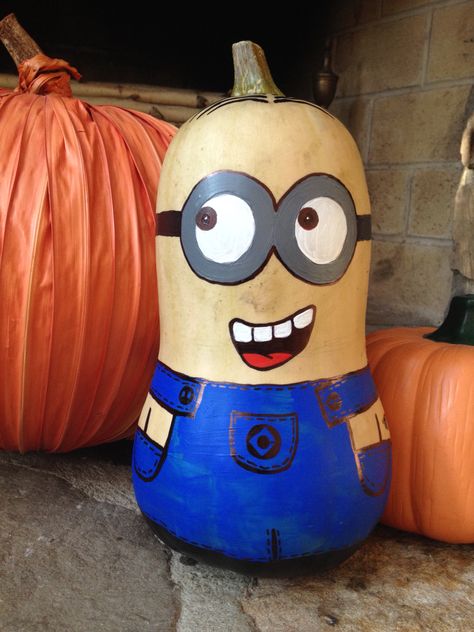 A gourd I painted for Halloween - love those Minions! Gourd Painting Ideas Halloween, Gourd Painting Ideas, Minion Painting, Violin Painting, Gourd Painting, Minion Face, Minion Pumpkin, Creative Pumpkin Painting, Halloween Gourds