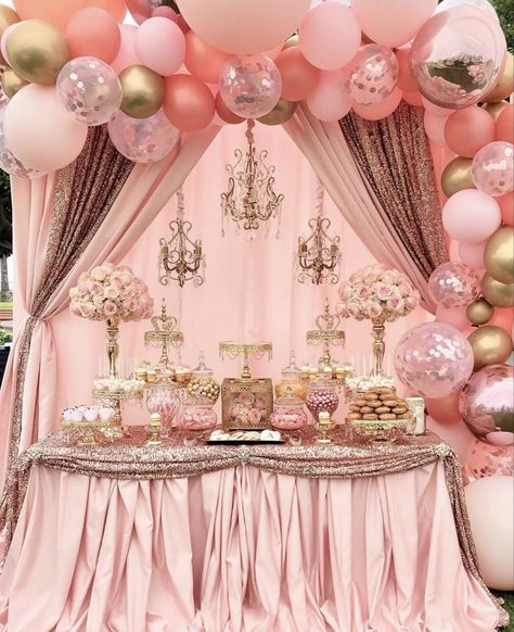 15 Centerpieces, Quinceanera Table, Gold Dessert Table, 15 Party Ideas Quinceanera, Quince Makeup, Rose Gold Quince, Gold Quinceanera, Theme Nails, Quince Cake