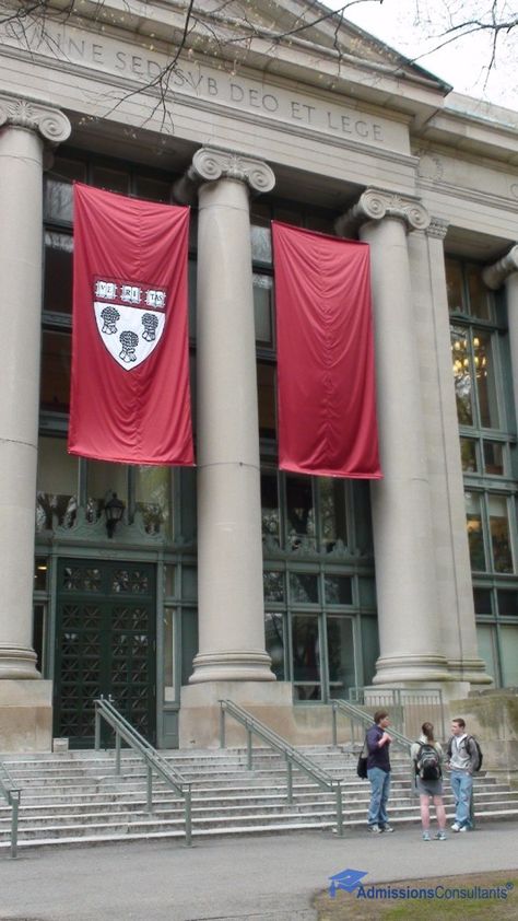 Harvard Law School Graduation, Harvard Law School Campus, Harvard Law School Wallpaper, Harvard University Law School, Harvard Law Aesthetic, Harvard University Wallpaper, Harvard Medical School Aesthetic, Harvard Law School Aesthetic, Harvard Wallpaper