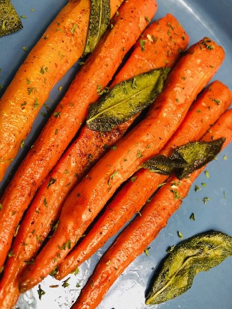 Brown Butter Sage Carrots, Braised Carrots, Brown Sugar Carrots, Sage Brown Butter, Brown Butter Sage, Baby Carrot Recipes, Roasted Baby Carrots, Sage Recipes, Butter Carrots