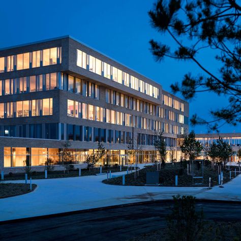 Karlsson Architects · Psychiatric hospital in Slagelse Psychiatric Hospital Design, Psychiatric Hospital Architecture, Modern Hospital, Mental Institution, Hospital Architecture, Healthcare Architecture, Psychiatric Hospital, Hospital Interior, Mental Hospital