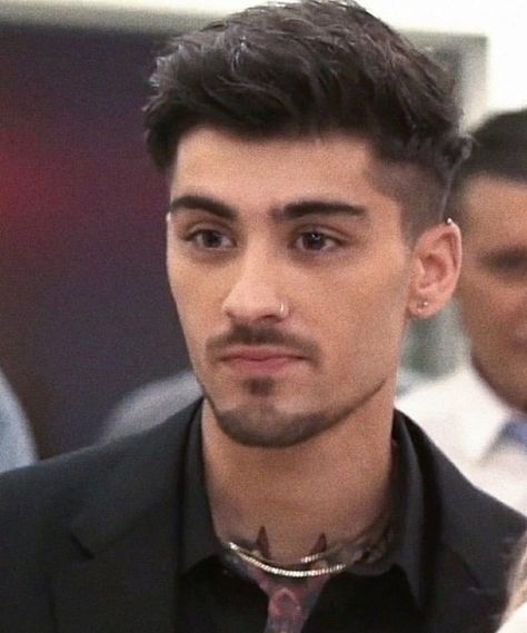 Zayn Haircut, Hairstyles Zayn, Zayn Malik Photoshoot, Zayn One Direction, Zany Malik, Zayn Malik Hairstyle, Zayn Malik Video, Zayn Malik Style, Gambar One Direction