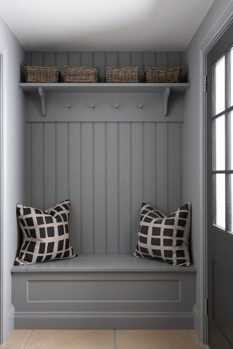 Boot Room Storage, Boot Room Utility, Utility Room Designs, Humphrey Munson, Porch Interior, Porch Storage, Mudroom Decor, Mudroom Laundry Room, Casa Country