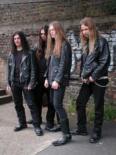 metaleiros Metalhead Style Men, Metalhead Outfit Men, Black Metal Outfit, Metalhead Outfits, Metalhead Style, Boy Long Hair, Metalhead Fashion, Metalhead Guy, Chica Heavy Metal