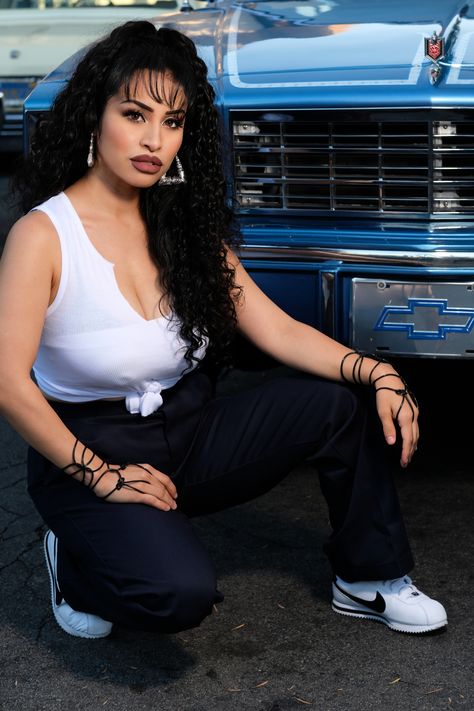 chola, aesthetic, 90s, 1990s, xicana, apache, chichimeca, mexican, brown and proud, west coast, california, lowrider, lowriders, shoes, curly hair, ethnic beauty, tania teyacapan 90s Latina Hairstyles, Chola Outfit, Chola Aesthetic, Chola Makeup, 90s Latina, Estilo Chola, Mexican Hairstyles, Chica Chola, Gangsta Girl Style