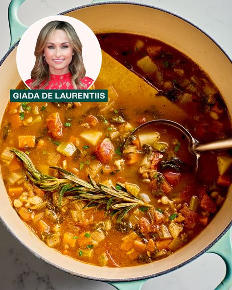 A Review of Giada de Laurentiis' Winter Minestrone Soup | Kitchn Best Minestrone Soup, Popular Pasta Recipes, Perfect Baked Potato, Quick Cooking Recipes, Minestrone Soup Recipe, Parmesan Rind, Pasta E Fagioli, Feel Good Food, Steak Fajitas