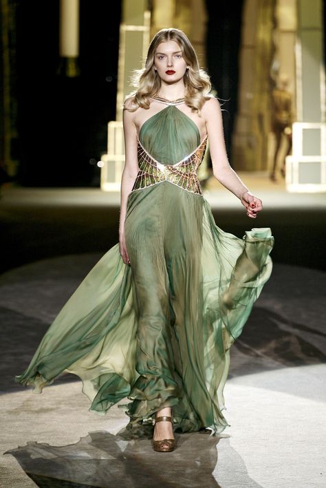 Gorgeous Flat!So? Green Runway Dress, Green Gold Dress, Green Runway, Green And Gold Dress, Grecian Dress, Roberto Cavalli Dress, Verde Jade, Cavalli Dress, Runway Gowns