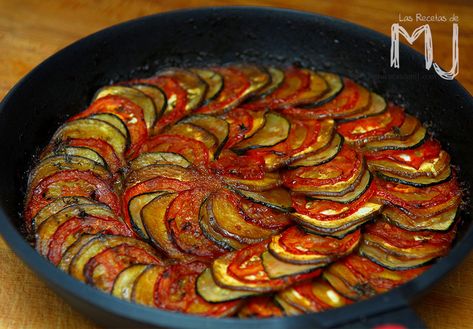 Confit Byaldi, Ratatouille Recipe, Sweet Bell Peppers, Casserole Pan, Herb Seasoning, Food Warmer, Juicy Tomatoes, French Cooking, Built To Last