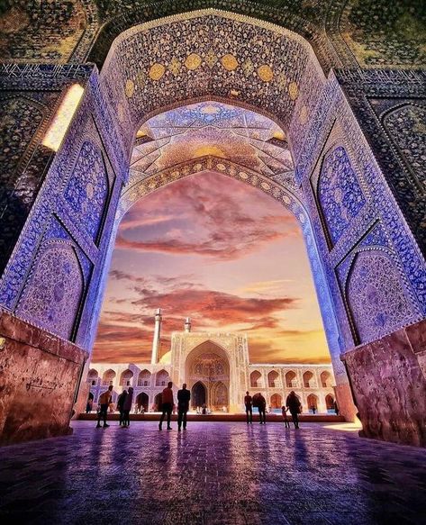 Shah Mosque Isfahan, Shah Mosque, Shah Abbas, Isfahan Iran, Visit Iran, Iranian Architecture, Persian Architecture, Service Trip, Historical Place