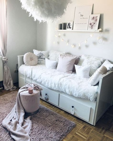 Daybed Room Ideas For Girls Children, Day Bed Bedroom Ideas, Daybed Room, Bedroom Decoration Ideas, Small Guest Bedroom, Toddler Girl Room, Ikea Bed, Guest Room Office, Creative Bedroom