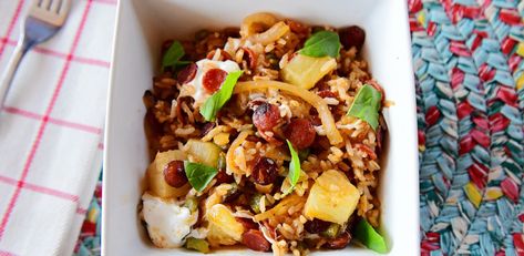 Pepperoni Fried Rice by Ree Drummond Chicken Mozzarella Pasta, Yummy Vegetables, Electric Skillet Recipes, Pizza Fries, Cast Iron Recipes, Pioneer Woman Recipes, Ree Drummond, Fried Rice Recipe, Skillet Meals