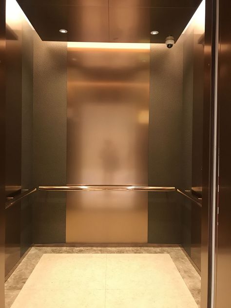 Elevator Lobby Design, Elevator Interior, Stone Paint, Elevator Lobby, Mirror Ceiling, Main Entrance Door Design, Elevator Design, Hotel Inspiration, Modern Bedroom Interior