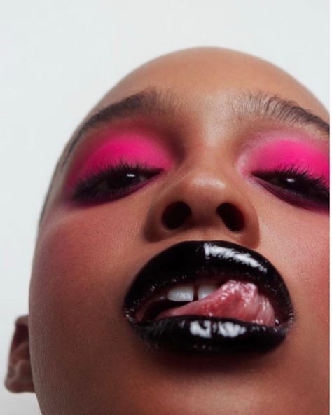 Make Up Inspiration, Pink Eye, Black Makeup, Bold Makeup, Pink Makeup, Pink Eyes, Editorial Makeup, Creative Makeup, Pink Lips