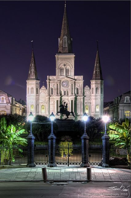 Jackson Square New Orleans, St Louis Skyline, New Orleans Architecture, New Orleans History, St Louis Cathedral, New Orleans Art, Jackson Square, New Orleans Travel, Travel Outdoors