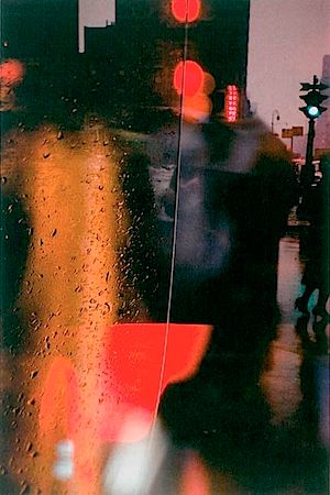 WELCOME TO THE WORLD OF SAUL LEITER! Saul Leiter Photography, Saul Leiter, William Eggleston, Diane Arbus, New York School, Traffic Lights, Richard Avedon, Great Photographers, Colour Photograph