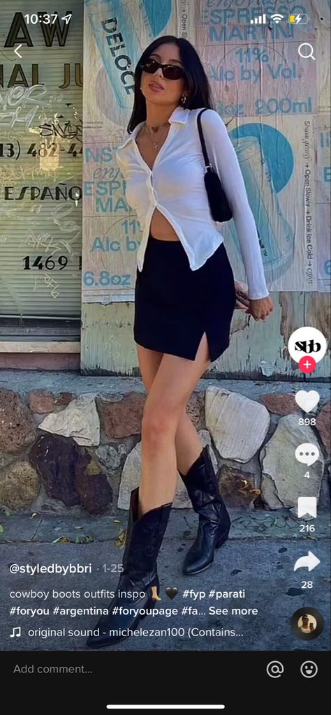 Boots And Mini Skirt, Mini Skirt Boots, Skirt Boots, Boots Western, Skirts With Boots, Fit Inspo, Fitness Inspo, Cowboy Boots, Mini Skirt