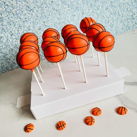 Let’s keep the basketball party moving! #basketballcakepops #angiesweetcreations #cakepops #bakerslife #chocolatediptreats #intrepeneur #octreats #basketballparty #ocsmallbusiness Basketball Dessert Table, Basketball Cake Pops, Basketball Party, Chocolate Dipped, Popsicles, Dessert Table, Basketball