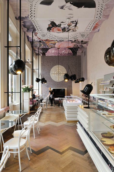 Bakery Interior, Architecture Restaurant, Decoration Vitrine, Corner Seating, Cafe Seating, Coffee Shop Interior Design, Coffee Shops Interior, Retro Interior, Dark Interiors