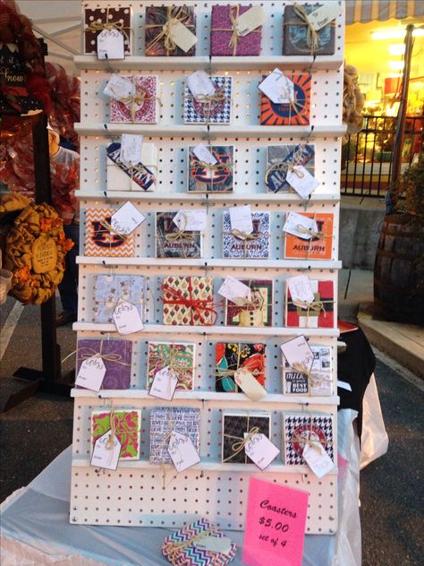 great way to display coasters. Now all I need to do is find a peg board!! Great Craft Stall Display Display Pegboard, Craft Stall Display, Craft Displays, Craft Fair Booth Display, Pegboard Display, Greeting Card Display, Stall Display, Craft Show Booths, Stand Feria