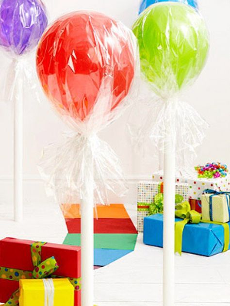 25 Diy Sweet Candy Décor Candyland Theme, Giant Lollipops, Colored Plates, Candy Land Birthday Party, Candy Birthday Party, Giant Candy, Candyland Birthday, Candyland Party, Diy Balloon Decorations