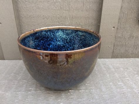 Terren Baker. Clay body is standard 255. Inside is 2x Temmoku with 2x Iron Lustre on top. Outside is 2x Temmoku with 2 x vert Lustre on top. Temmoku Glaze Combos, Temmoku Glaze, Pottery Images, Glazing Inspiration, Glazing Ideas, Glaze Combos, Glaze Ideas, Amaco Glazes, Ceramic Glazes