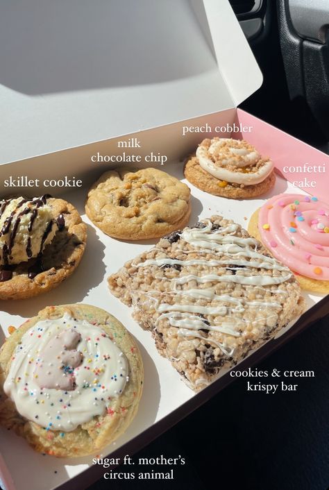 Cookies Aesthetic, Crumble Cookie, Crumble Cookies, The Best Desserts, Crumbl Cookies, Pink Cookies, Soft Food, Gourmet Desserts, Best Desserts