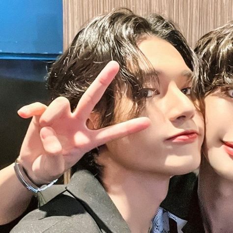 wooyoung seonghwa ateez matching icons aesthetic pfp cute kpop #ateez Wooyoung Seonghwa Matching Icons, Kpop Matching Pfp Ateez, Ateez Matching Icons For 3, Wooyoung Matching Icons, Seongjoong Matching Icons, Seonghwa Matching Icons, Ateez Matching Pfp, Matching Kpop Pfp, Ateez Matching Icons