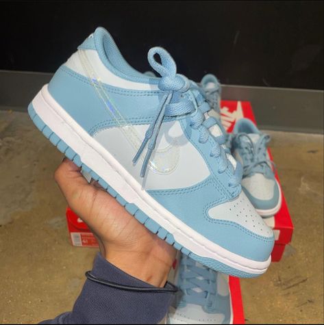 Nike Dunk Low “Aura Clear” 2022 Dunk Low Aura Clear, Shoe Room, Trendy Shoes Sneakers, Kicks Shoes, Cute Nike Shoes, Cute Sneakers, Cute Nikes, Girly Shoes, Shoe Inspo