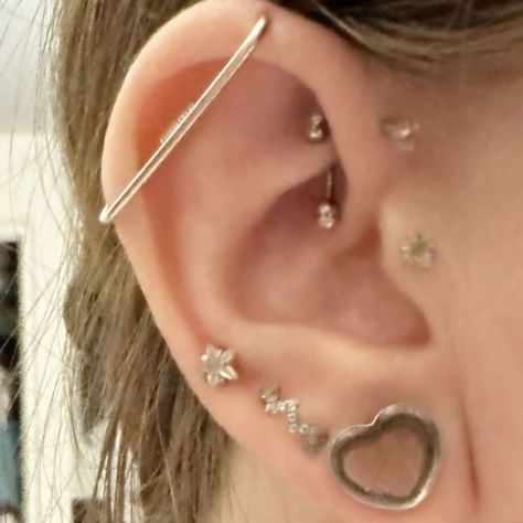 Thank you so much for your captivating photo and stellar review of your new seamless industrial ear bar! You’re the best, Becca! 🤩🤗💜 Dainty Industrial Piercing, Industrial Piercings, Ear Bar, Industrial Barbell, Industrial Piercing, Gold Chevron, Rose Gold Heart, Layered Chains, Made Jewelry