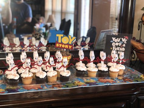 #toystory #cupcakes #forky Forky Cupcakes, Cupcake Toy, Toy Story Birthday, Theme Ideas, Table Ideas, 2nd Birthday Parties, Dessert Table, Birthday Theme, Toy Story