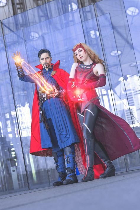 Cosplay costume of Dr Strange and Wanda cosplay marvel Cosplay Ideas Marvel, Doctor Strange And Wanda, Mcu Cosplay, Epic Photoshoot, Doctor Strange Costume, Doctor Halloween Costume, Scarlet Witch Cosplay, Marvel Fanart, Best Friend Halloween Costumes