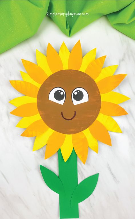 These paper plate sunflowers are a fun fall craft for kids to make at home or in art class! Download the free printable template and make with elementary aged children. Sunflower Craft, Summer Preschool Crafts, Fall Paper Crafts, September Crafts, Preschool Crafts Fall, Sunflower Crafts, Construction Paper Crafts, Fun Fall Crafts, Easy Fall Crafts