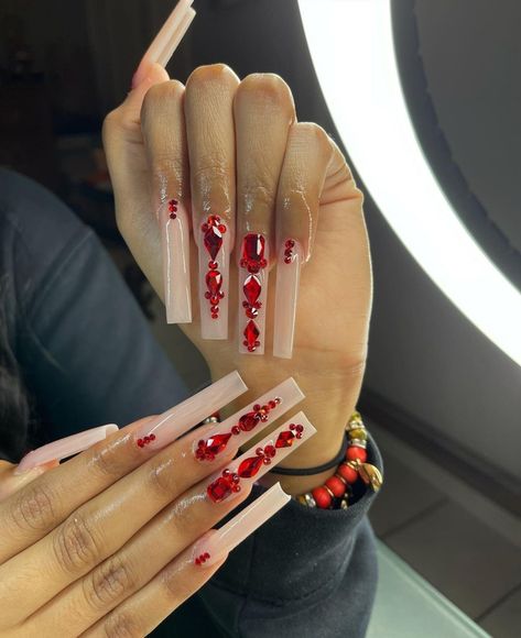 Ongles Bling Bling, Quince Nails, Long Red Nails, Quinceanera Nails, Red And Gold Nails, Tapered Square Nails, Red Acrylic Nails, Nails Design With Rhinestones, Her Nails