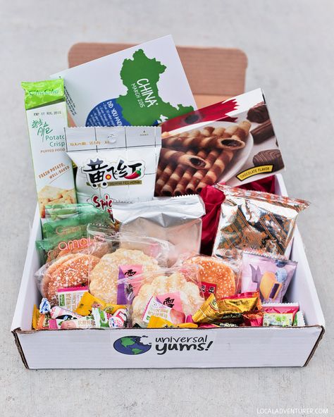 Snacks From Around The World, Hawaiian Snacks, Food Subscription Box, International Snacks, Chinese Snacks, Best Subscription Boxes, Gift Subscription Boxes, Japanese Candy, Subscription Gifts