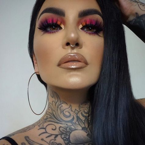 Sarah Cabrera, Make It Last Setting Spray, Photoshop Makeup, Born This Way Concealer, New Makeup Ideas, Brightening Powder, Contour Powder, Simple Eyeshadow, Dipbrow Pomade