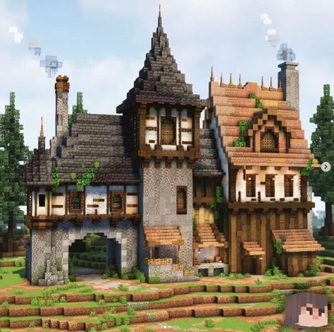 Minecraft House With Tower Ideas, Minecraft House 3 Floor, Minecraft Cute Builds House, Minecraft Enchantment Building Ideas, Minecraft Turret Ideas, Mincraft Idea Houses Viking, Midievil Minecraft Build, Elegant Minecraft Houses, Minecraft Building Ideas Big House