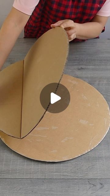 Crafts Made Out Of Cardboard, Cardboard Crafts For Adults, Cardboard Diy Decor, Diy With Boxes, Diy Carton Box Ideas, Diy Cardboard Crafts Decoration, Crafts To Do With Cardboard, New Craft Ideas For 2024, Home Decor 2024