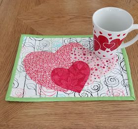 Heart Baby Quilt, Simple Quilt Block, Valentine Table Runner, Baby Quilt Tutorials, Simple Quilt, Heart Quilt Pattern, Quilted Coasters, Diy Sewing Gifts, Mug Rug Patterns